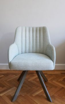 Miles chair